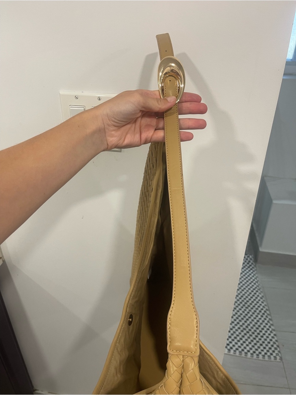 Anthropologie love knot slouchy bag woven gold buckle beige tan - Picture 6 of 14
